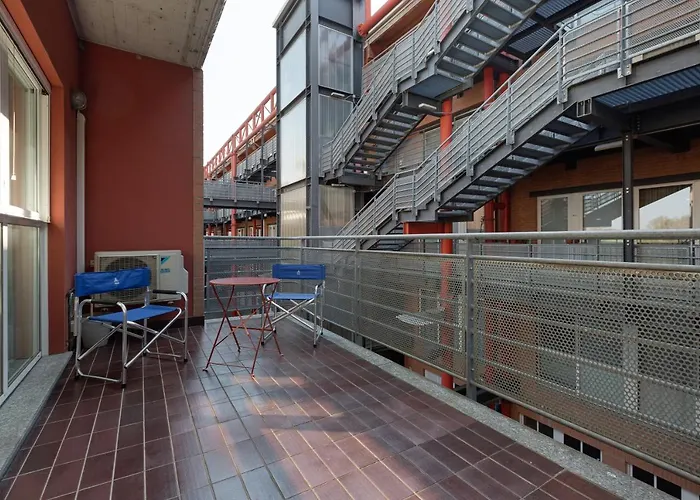 Guesthost - Industrial Design Apt Near M4 Tolstoj