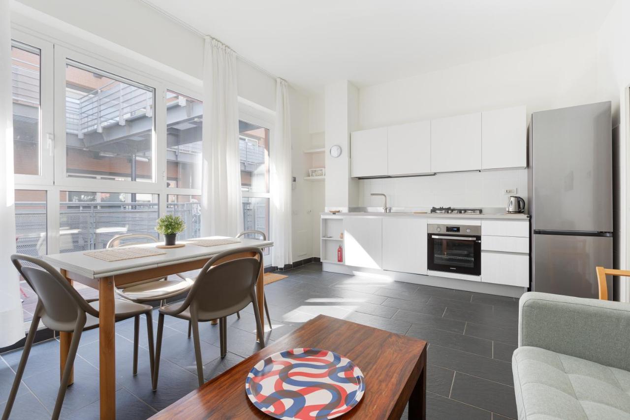Guesthost - Industrial Design Near M4 Tolstoj * Milano