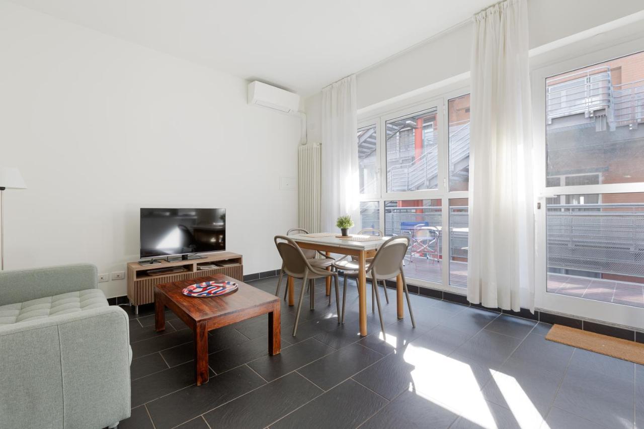 Guesthost - Industrial Design Near M4 Tolstoj * Milano